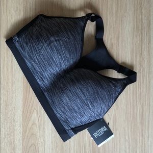 Victoria’s secret Sport Bra, NWT
